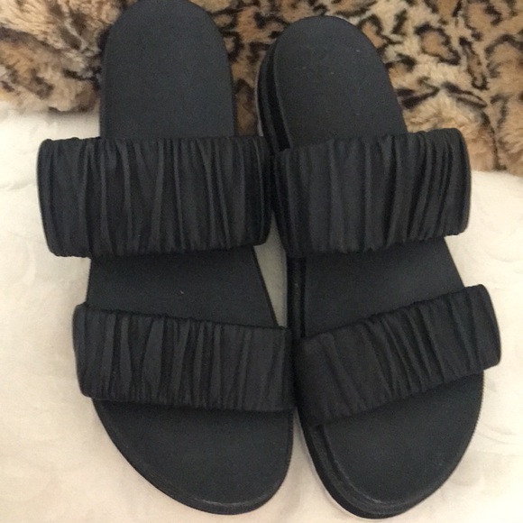 SOREL sandals - Picture 5 of 5